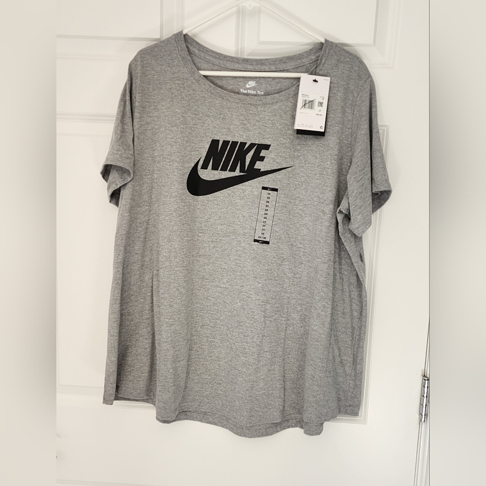 NWT Nike Women's Heather Gray Short Sleeve Tee - Size 2X